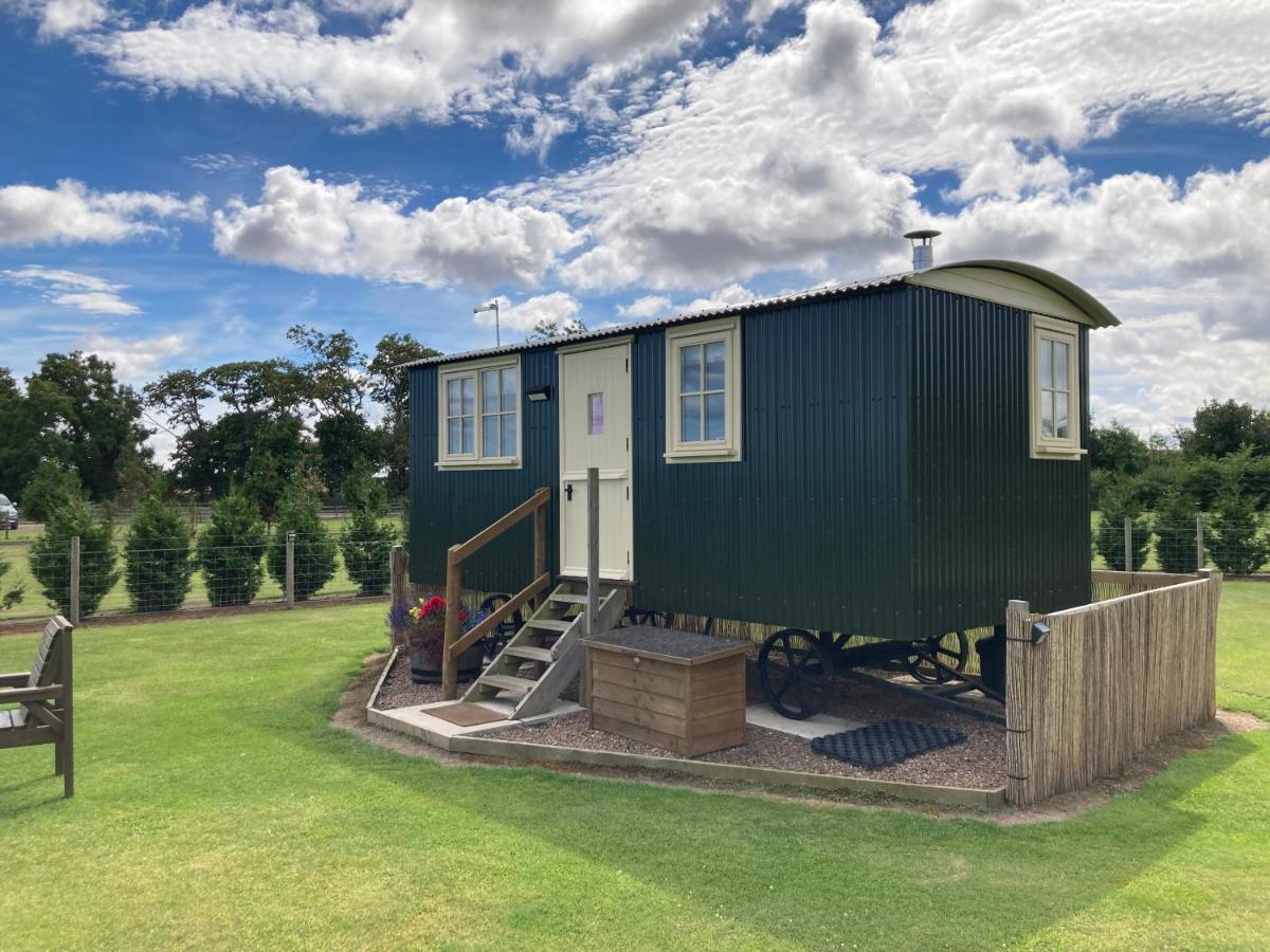 The Hawthorn Shepherds Hut * Eyemouth