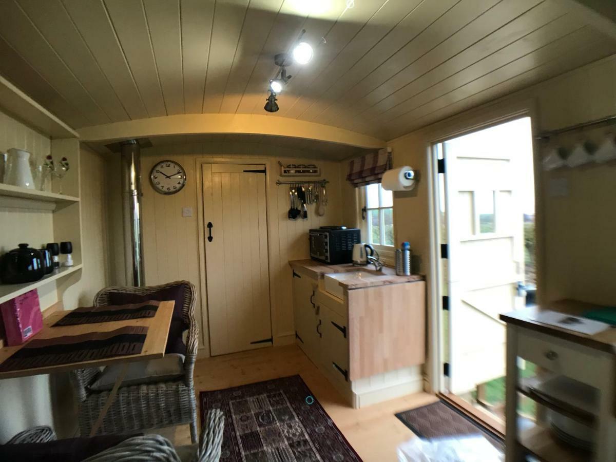 The Hawthorn Shepherds Hut * Eyemouth