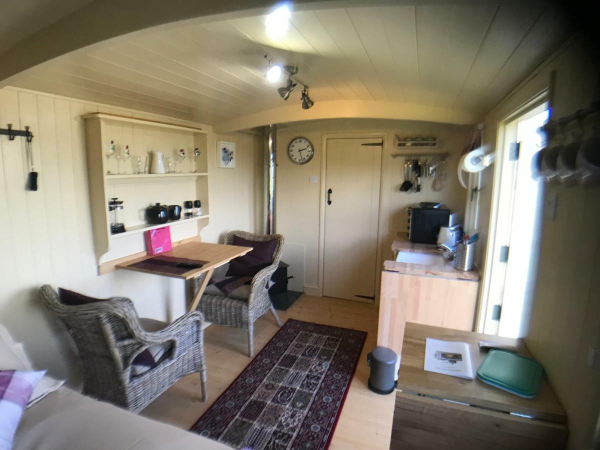 The Hawthorn Shepherds Hut *