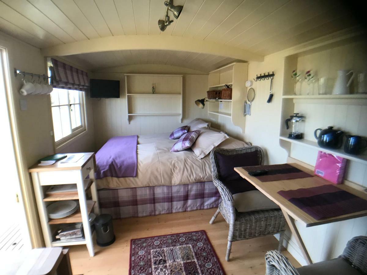 The Hawthorn Shepherds Hut *